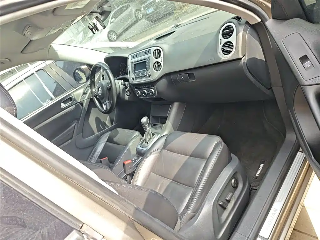 Volkswagen Tiguan 2015 — фото 25