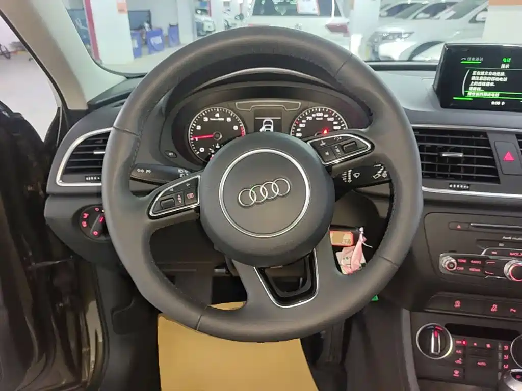 Audi Q3 2017 — фото 11