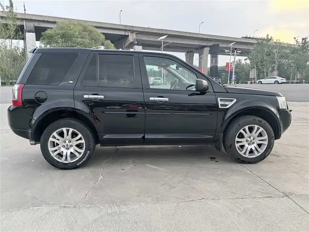Land Rover Freelander 2 2010 — фото 12