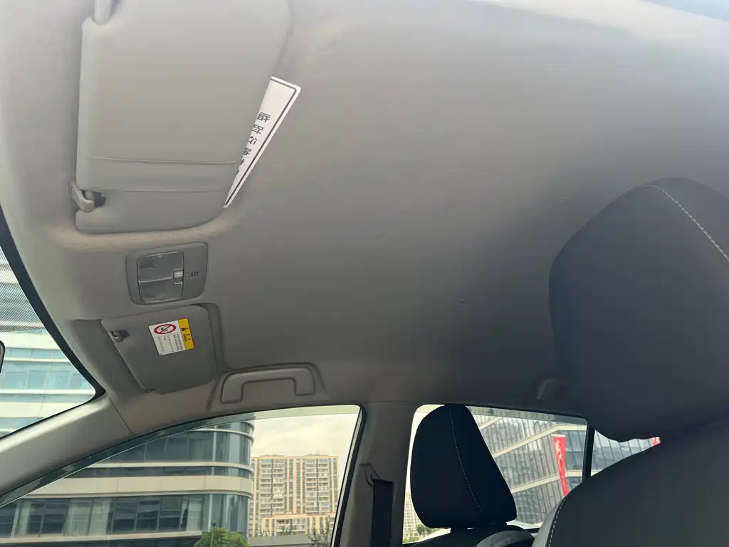 Toyota Yaris L 2022 — фото 12