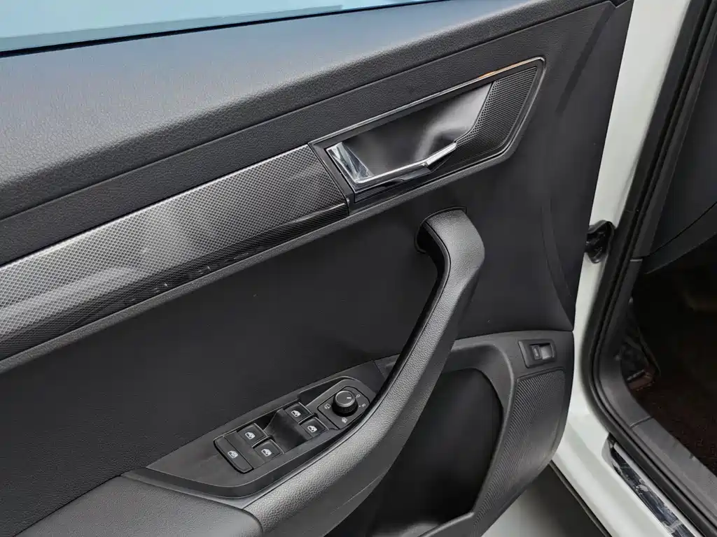 Skoda Korok 2023 — фото 15