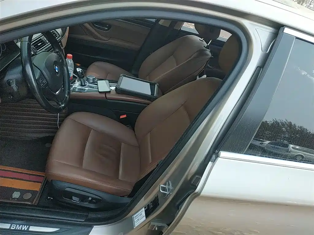 BMW 5 Series 2016 — фото 15