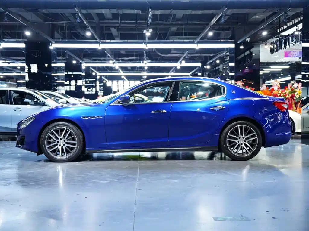 Maserati Ghibli 2019 — фото 4