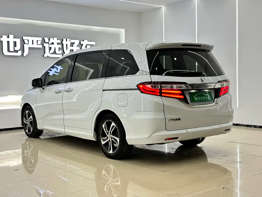 Honda Odyssey 2017 — фото 9