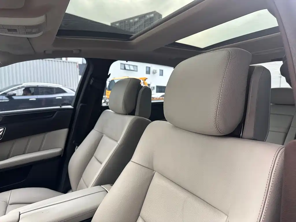 Mercedes-Benz E-Class 2011