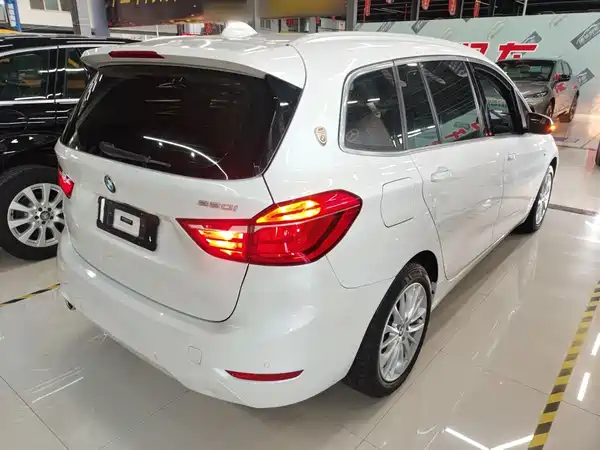 BMW 2 Series Wagon 2019
