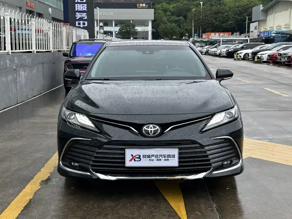 Toyota Camry 2023 — фото 2