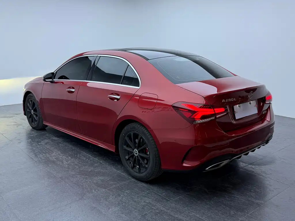 Mercedes-Benz A-Class 2019 — фото 12