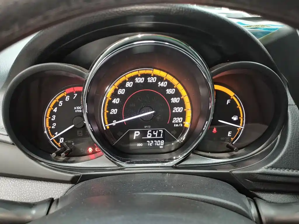 Toyota Yaris L 2022 — фото 8