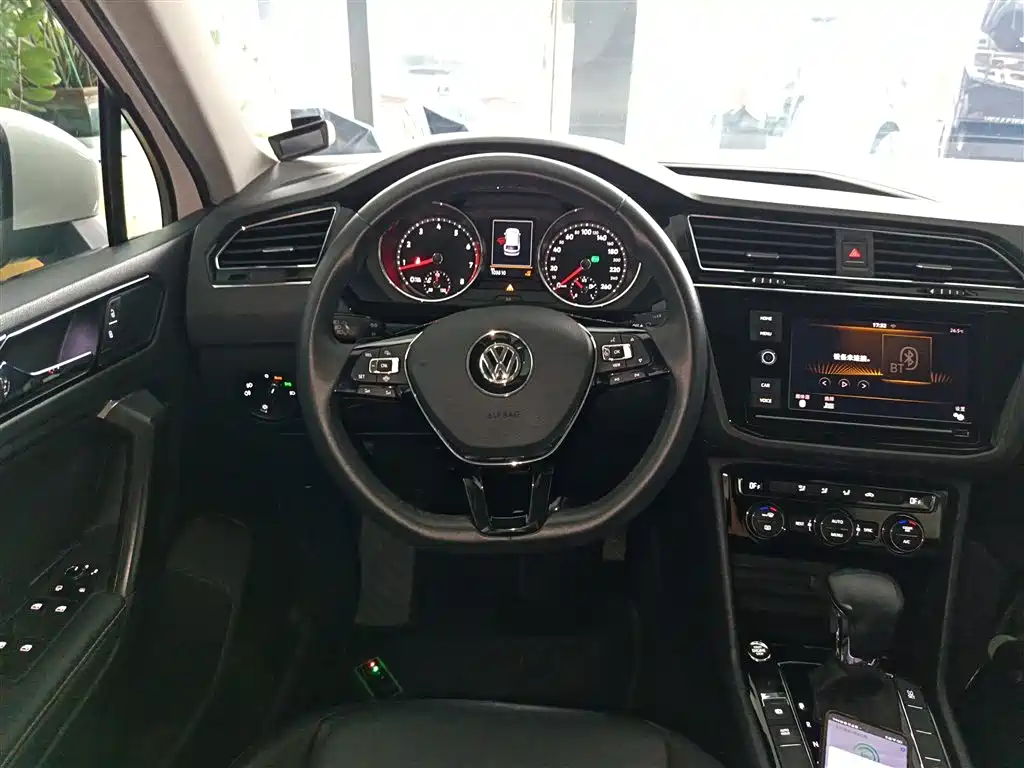 Volkswagen Tiguan L 2019 — фото 11