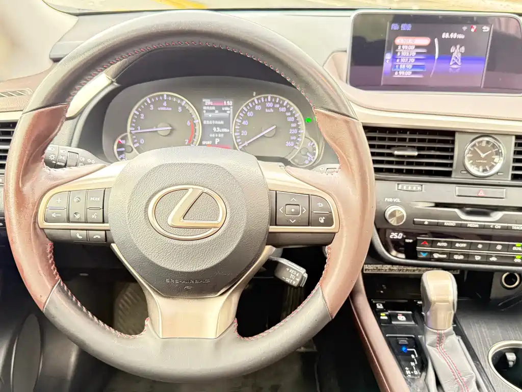 Lexus RX 2019 — фото 11