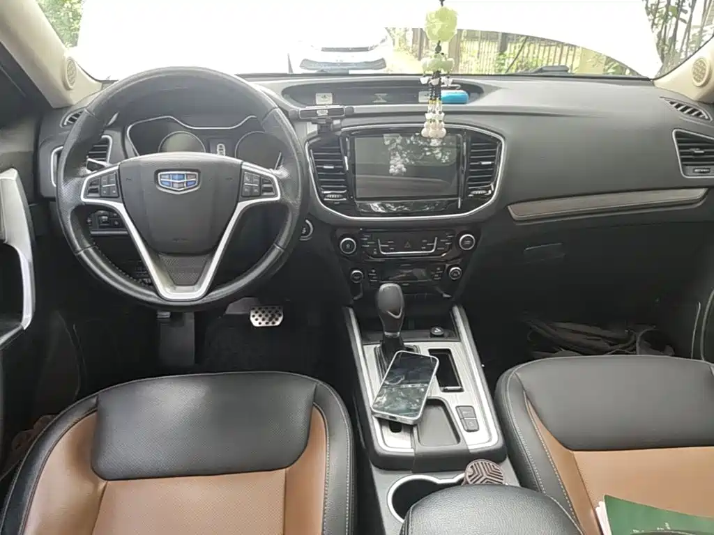 Geely Vision X6 2017 — фото 10