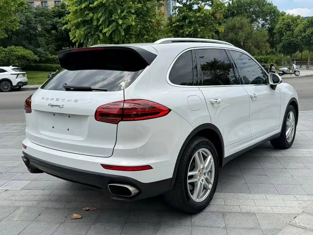 Porsche Cayenne 2017 — фото 9