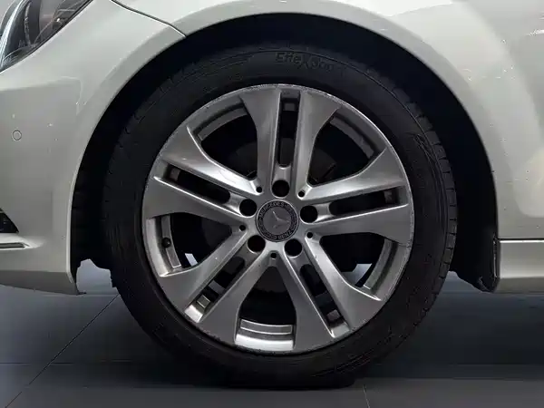 Mercedes-Benz C-Class 2011