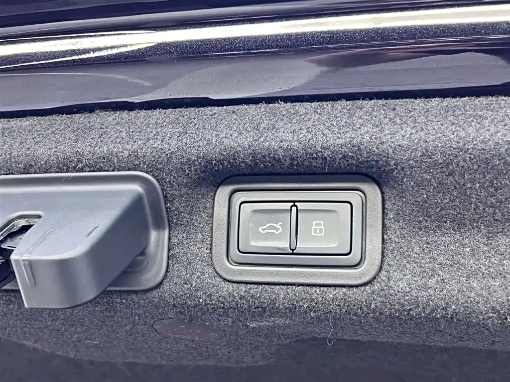 Audi A7L 2024 — фото 12
