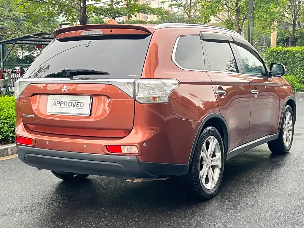 Mitsubishi Outlander 2015 — фото 5