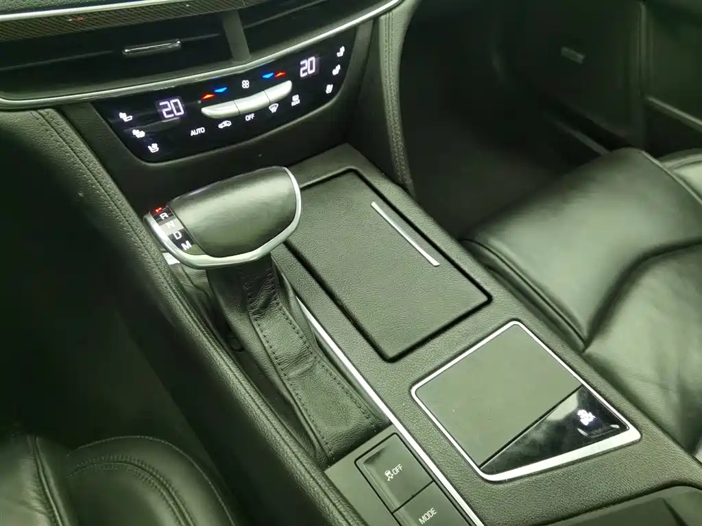 Cadillac CT6 2016 — фото 13