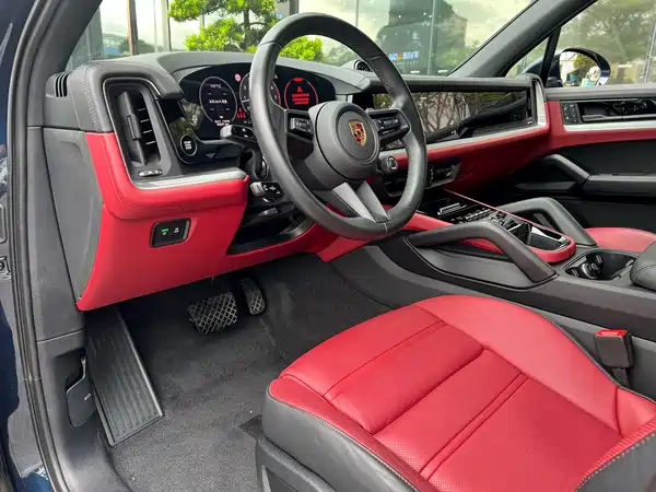 Porsche Cayenne 2024
