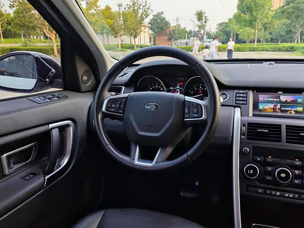 Land Rover Discovery Sport 2018 — фото 3
