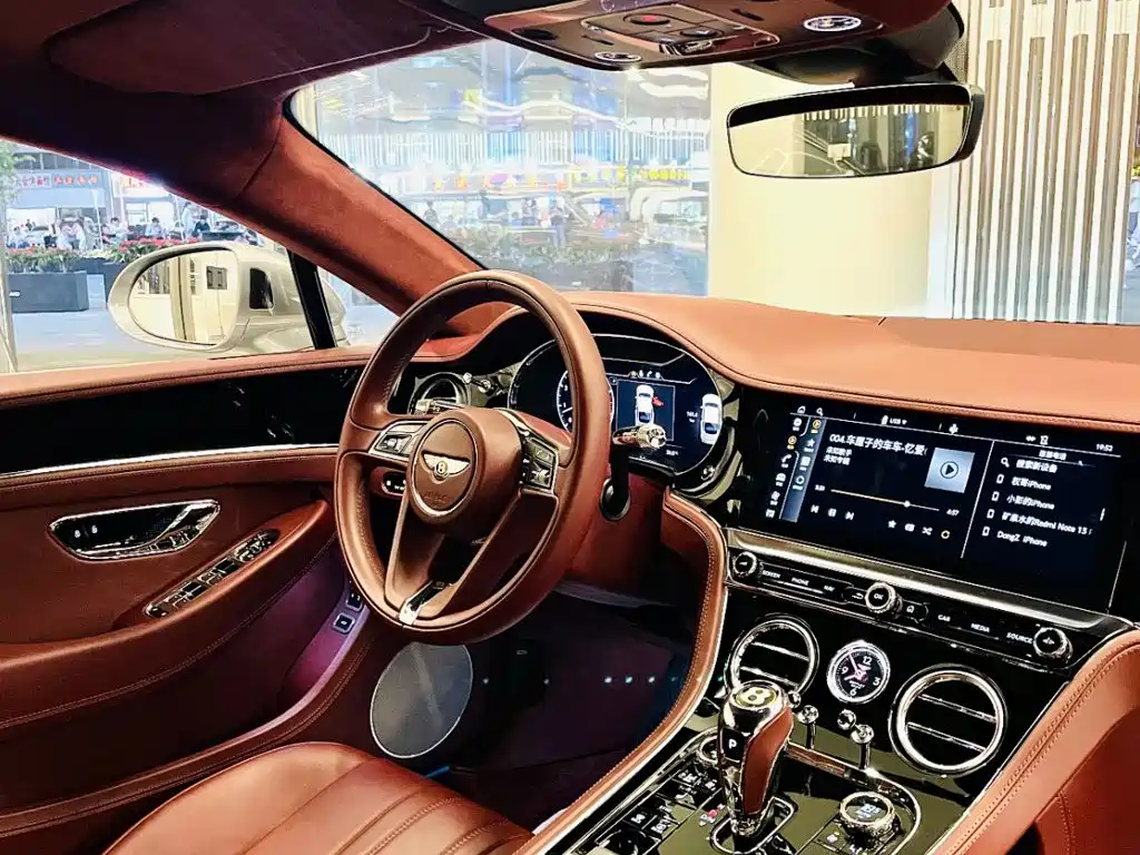 Bentley Continental 2020 — фото 14
