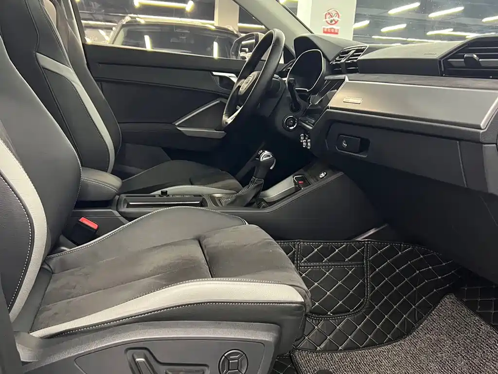 Audi Q3 2023 — фото 10