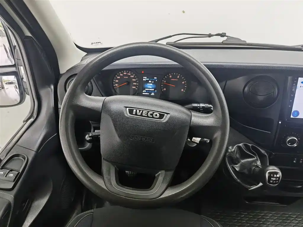 IVECO Ousheng 2022 — фото 11