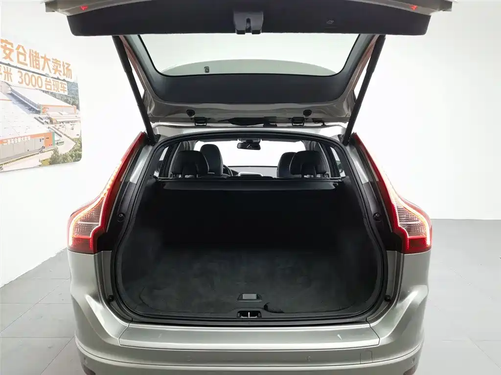Volvo XC60 2014 — фото 16