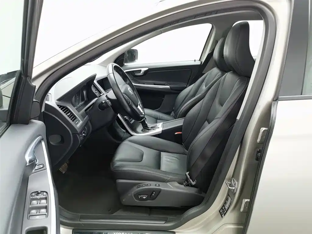 Volvo XC60 2014 — фото 10