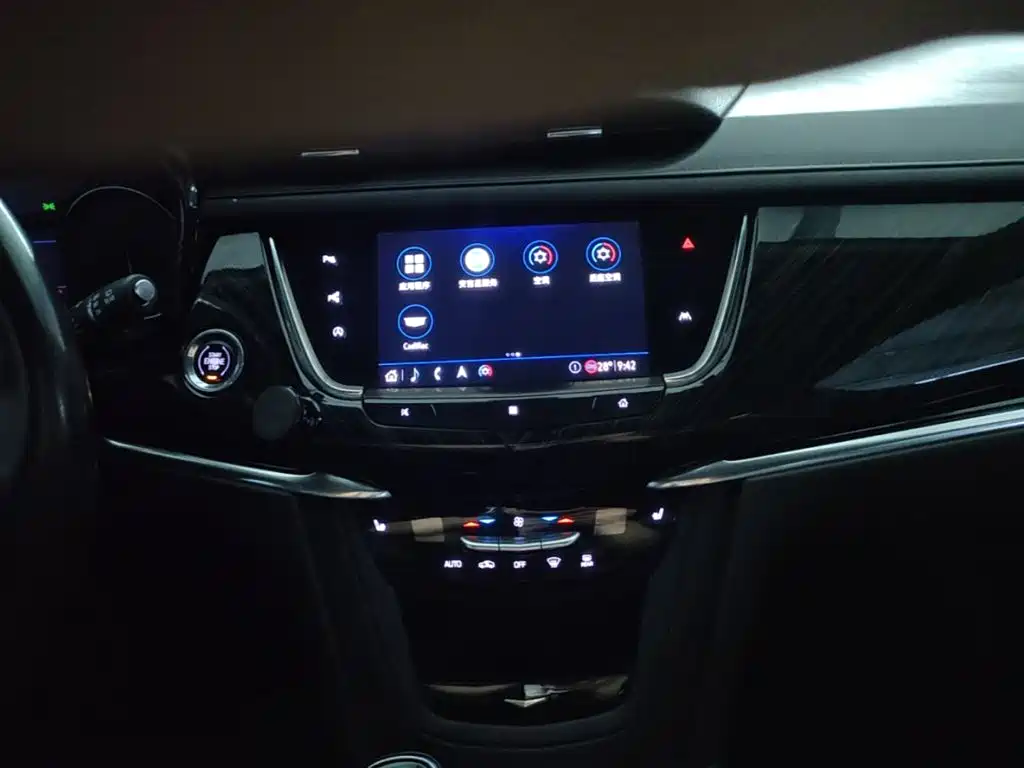 Cadillac XT6 2020 — фото 13