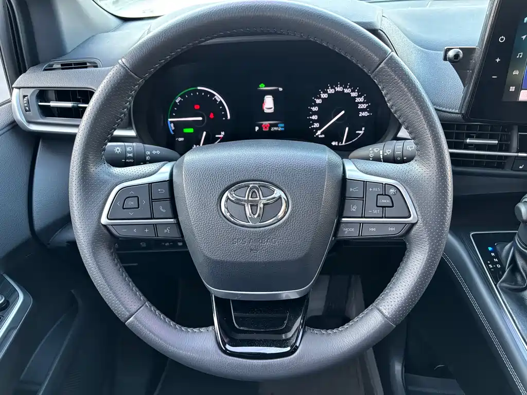 Toyota Sienna 2024 — фото 12