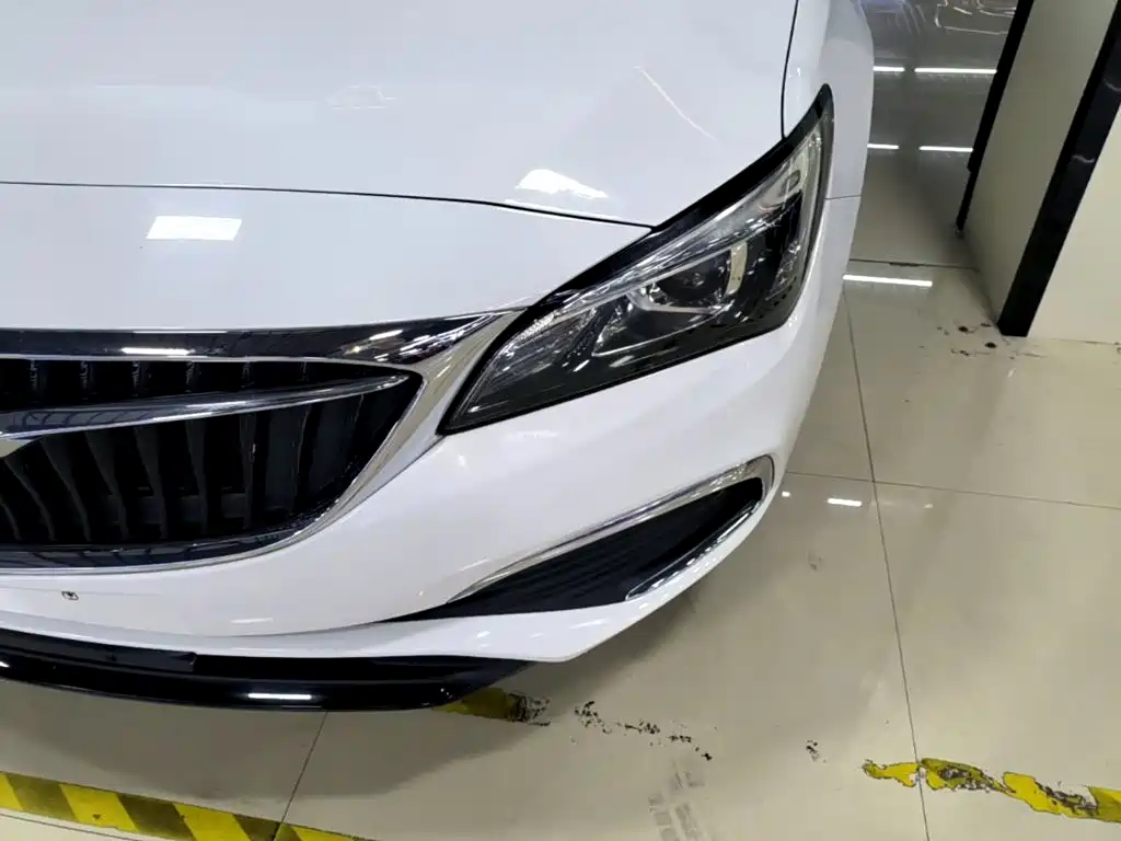 Buick Verano 2018 — фото 24