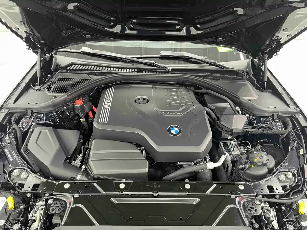 BMW 3 Series 2025 — фото 21