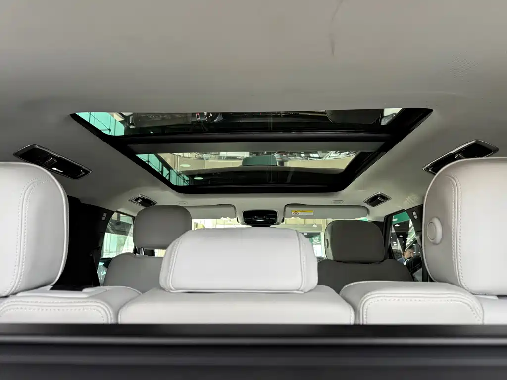 Land Rover Range Rover Sport 2024 — фото 15