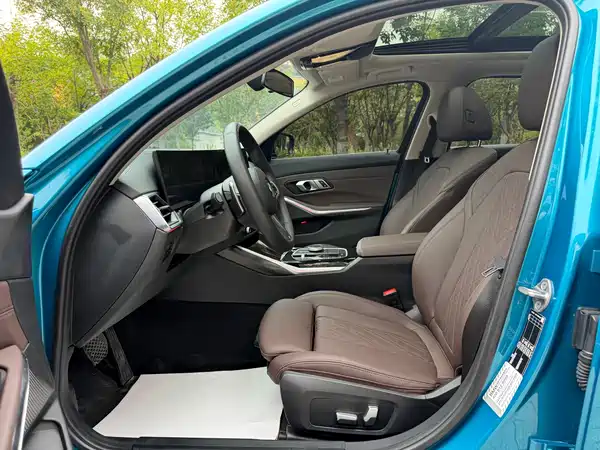 BMW 3 Series 2023