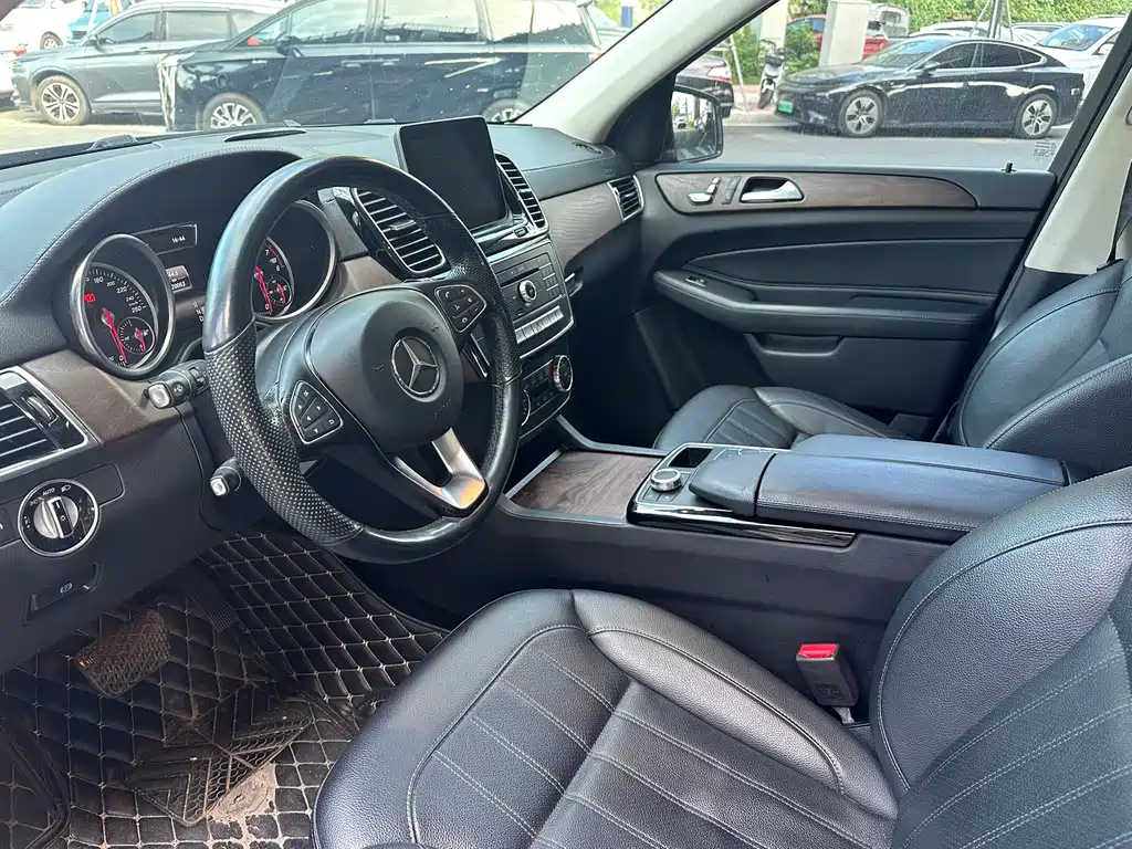 Mercedes-Benz GLE 2018 — фото 9