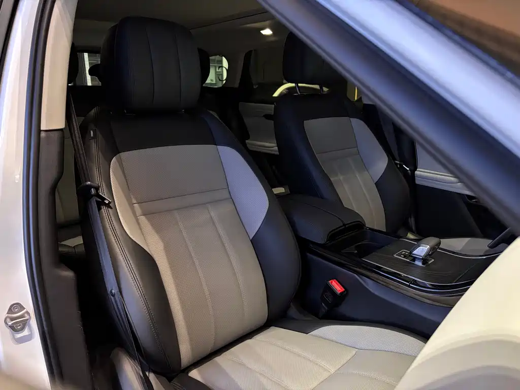 Land Rover Evoque 2024 — фото 13