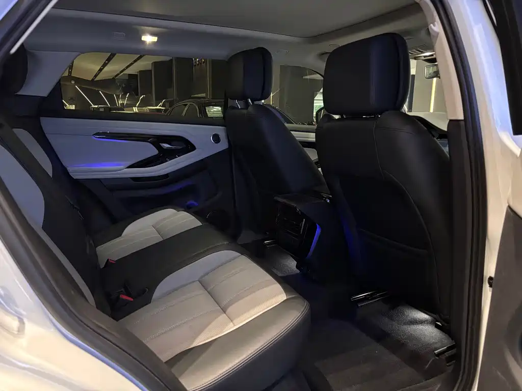 Land Rover Evoque 2024 — фото 14