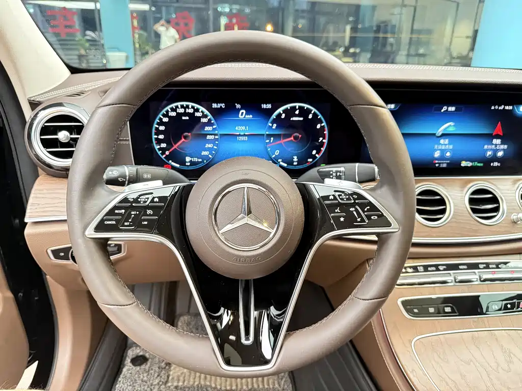 Mercedes-Benz E-Class 2022 — фото 11