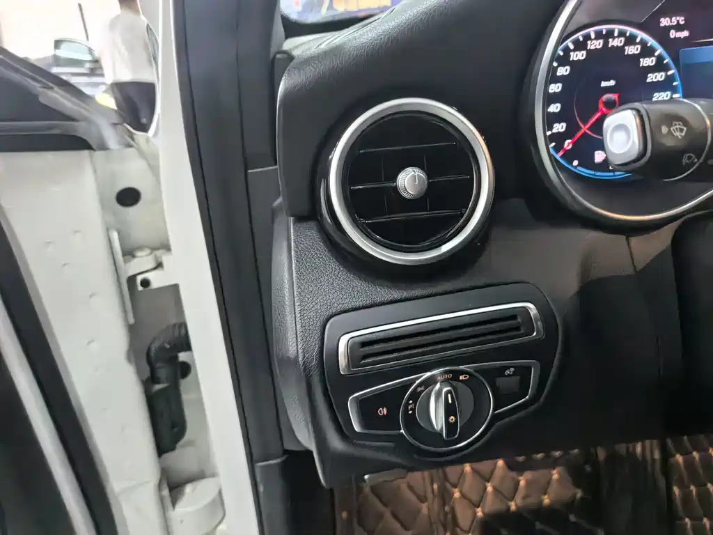 Mercedes-Benz C-Class 2021 — фото 10
