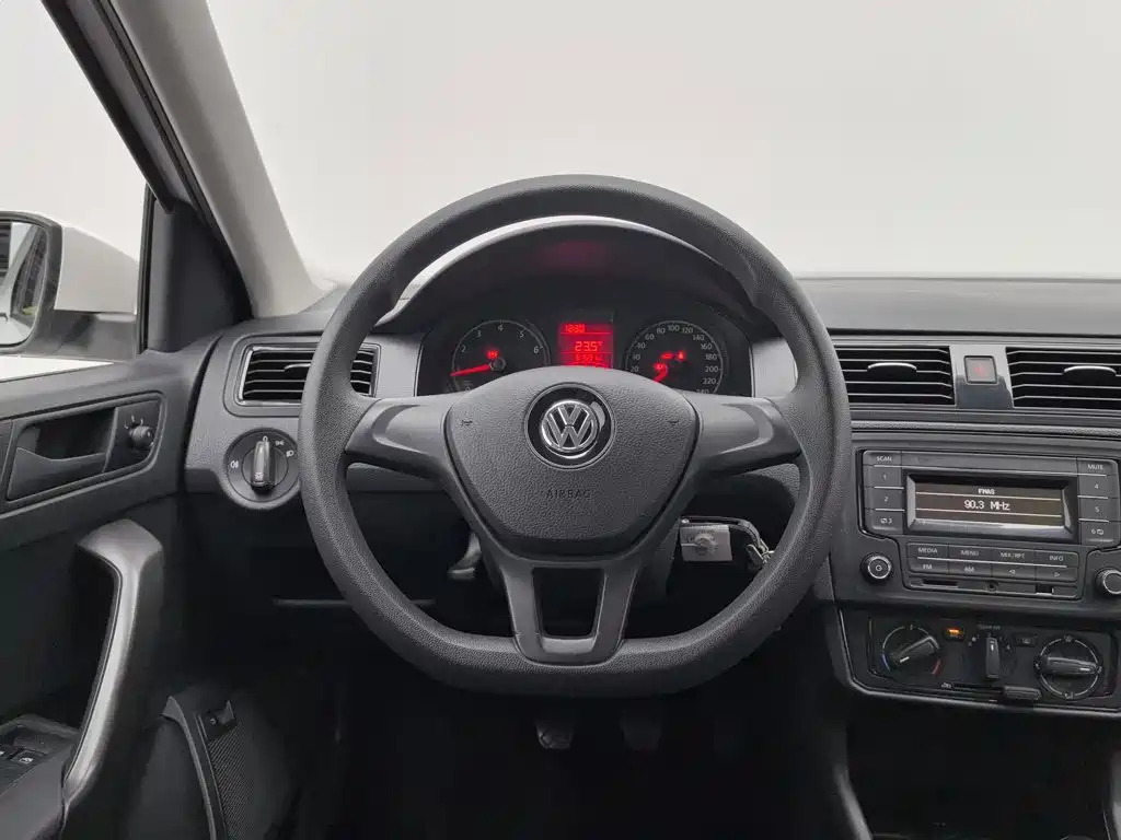 Volkswagen Santana 2018 — фото 11