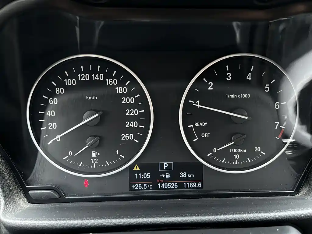 BMW 1 Series 2017 — фото 12