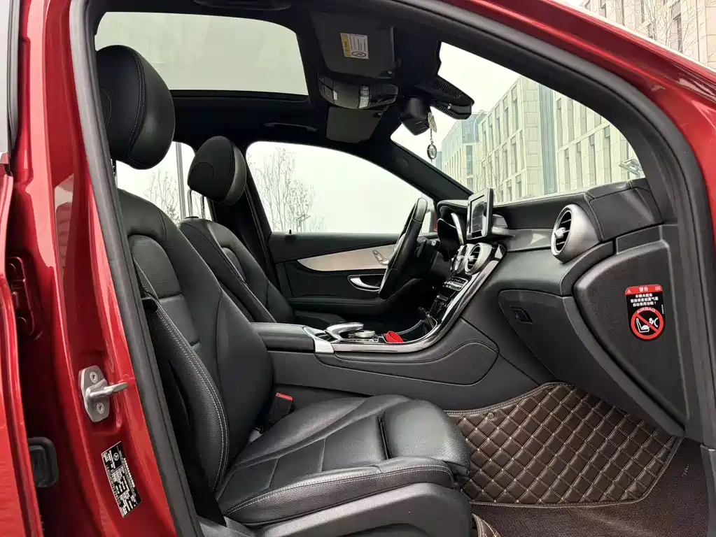 Mercedes-Benz GLC 2018 — фото 11