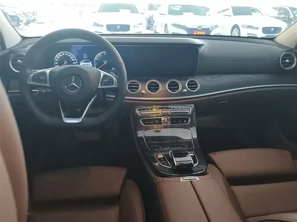 Mercedes-Benz E-Class 2018 — фото 10