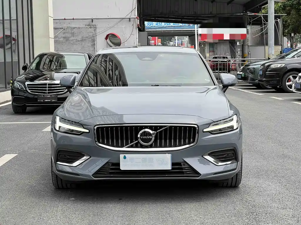 Volvo S60 2022 — фото 3