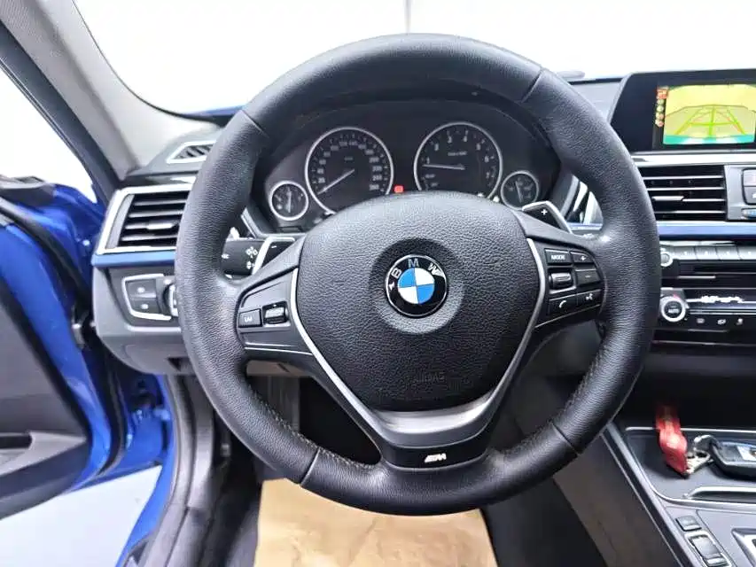 BMW 3 Series 2017 — фото 10