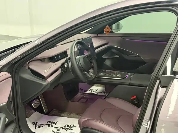 Xiaomi SU7 2025