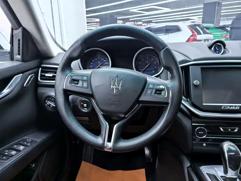 Maserati Ghibli 2016 — фото 9