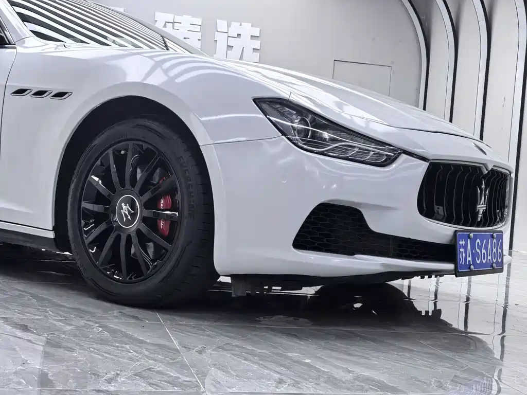 Maserati Ghibli 2016 — фото 11