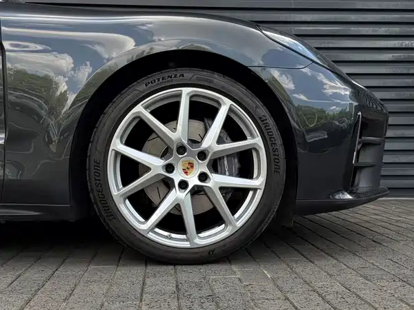 Porsche Panamera 2024