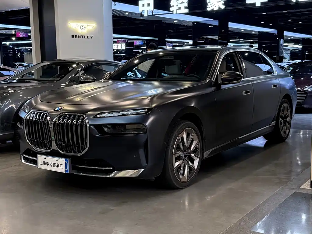 BMW 7 Series 2023 — фото 1